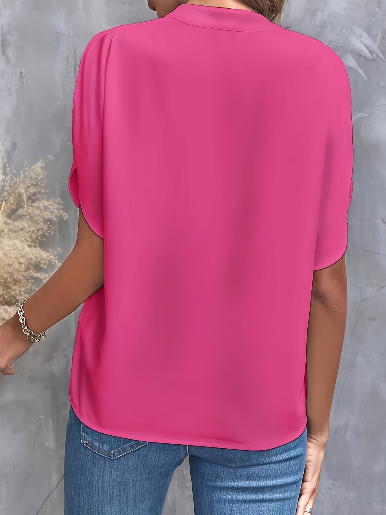 Taylor | Relaxed V-Neck Summer Blouse