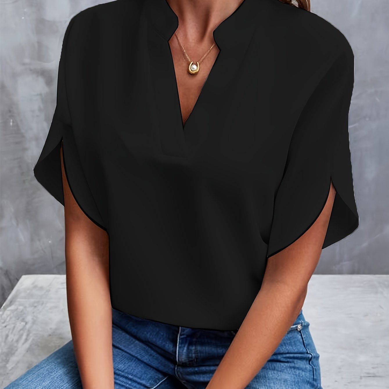 Taylor | Relaxed V-Neck Summer Blouse