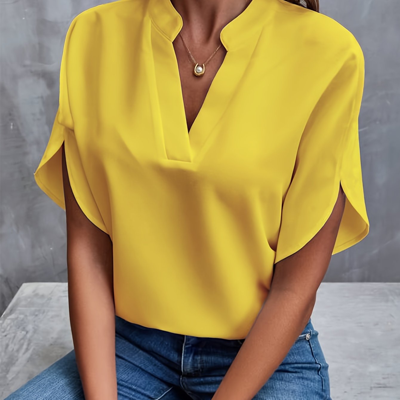 Taylor | Relaxed V-Neck Summer Blouse