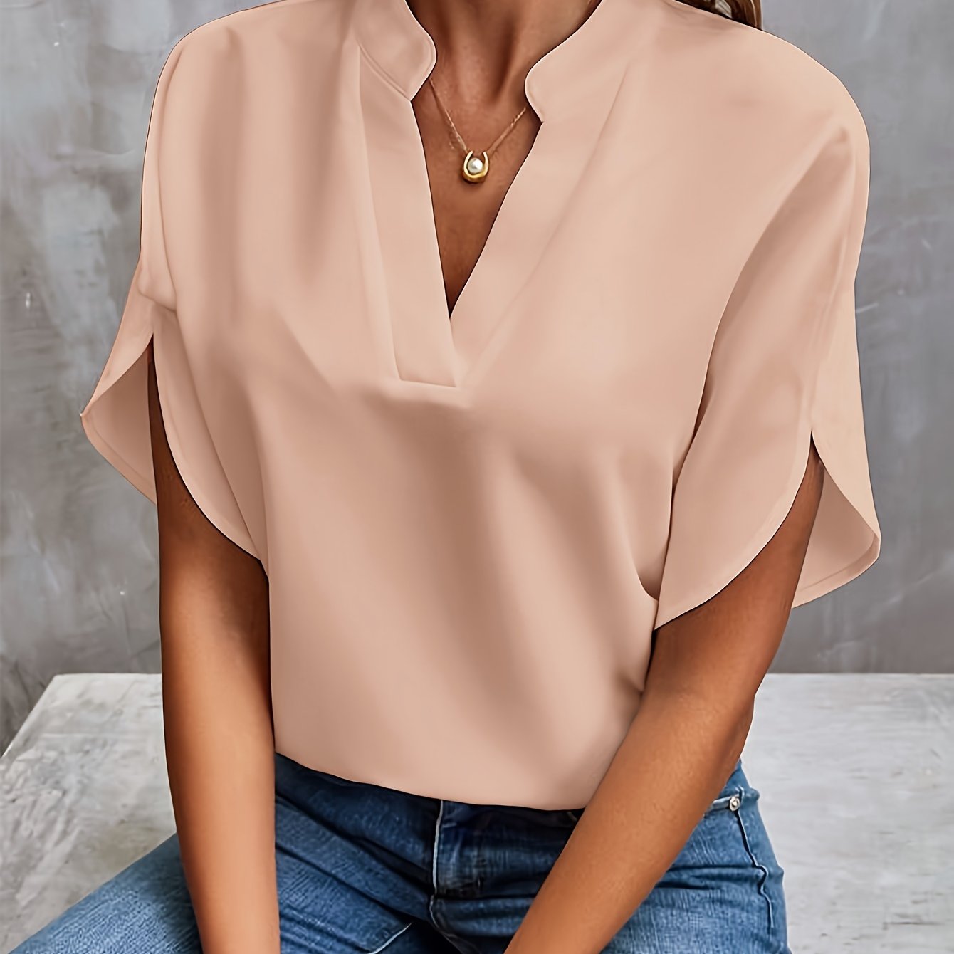 Taylor | Relaxed V-Neck Summer Blouse