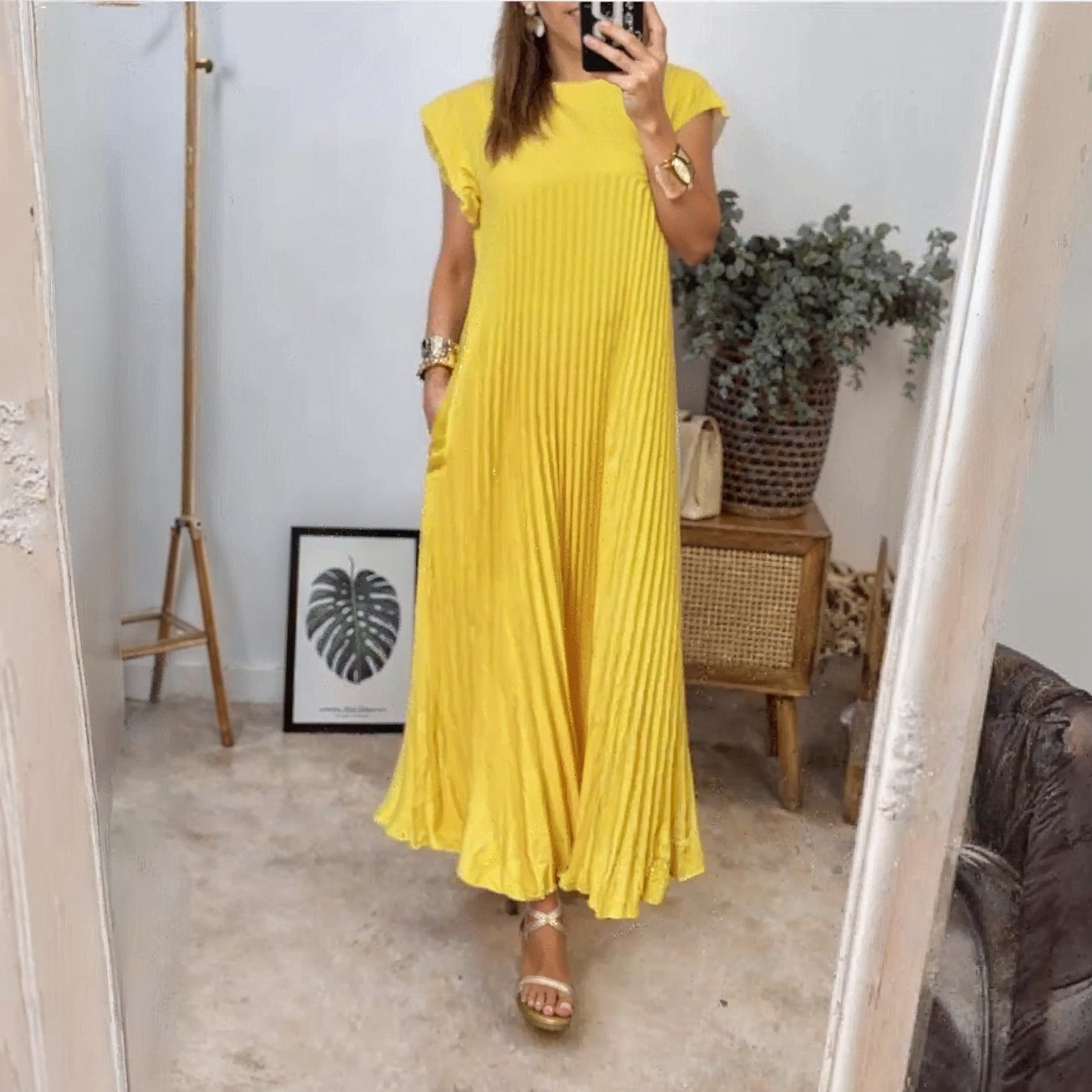 Selvara | Women’s Sleeveless Pleated Dress