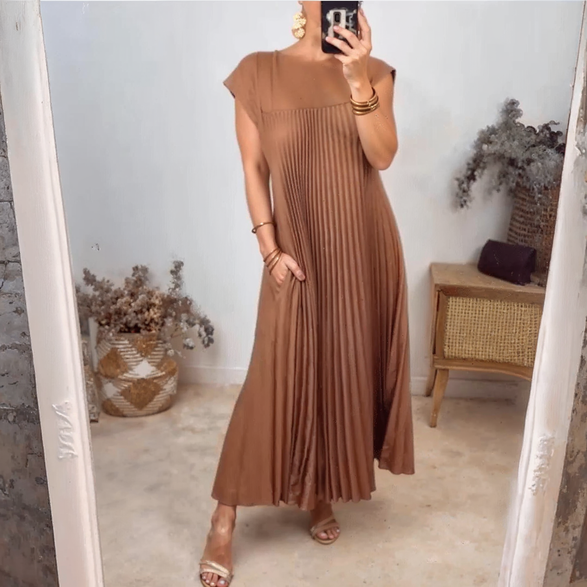 Selvara | Women’s Sleeveless Pleated Dress