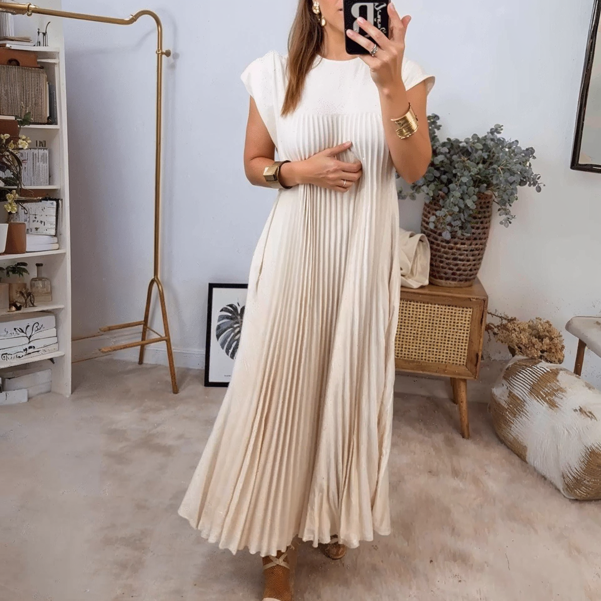 Selvara | Women’s Sleeveless Pleated Dress